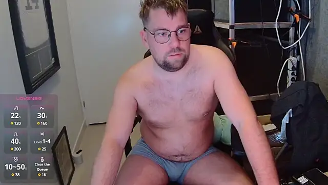 Snapshot of justinitt chatting on 02.07.25 justinitt online show from 02.07.25