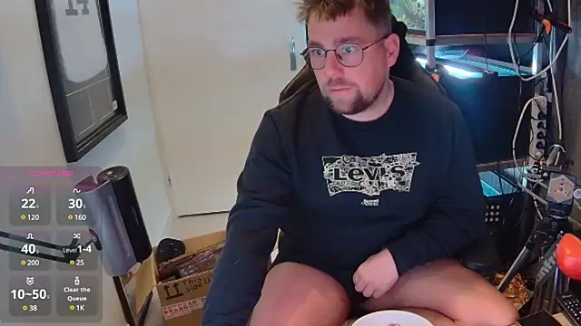 Snapshot of justinitt chatting on 02.08.25 justinitt online show from 02.08.25