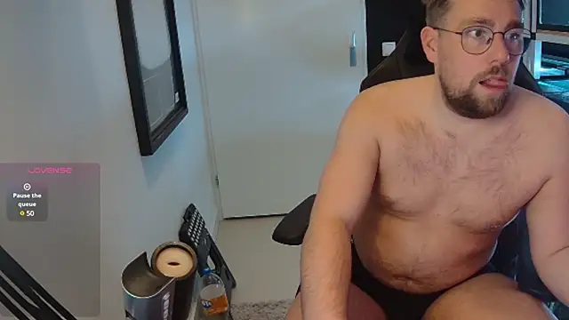 Snapshot of justinitt chatting on 02.15.25 justinitt online show from 02.15.25