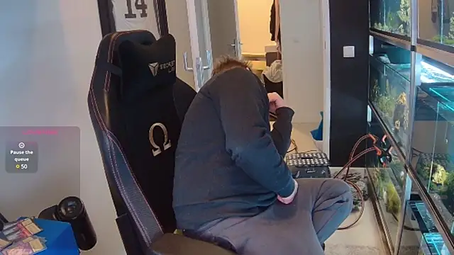 Snapshot of justinitt chatting on 02.19.25 justinitt online show from 02.19.25