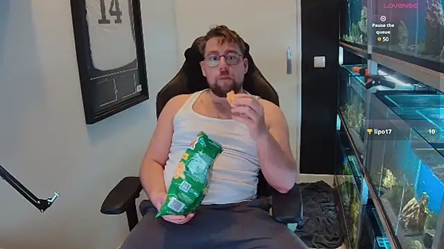 Snapshot of justinitt chatting on 02.20.25 justinitt online show from 02.20.25