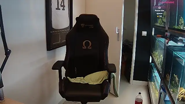 Snapshot of justinitt chatting on 02.28.25 justinitt online show from 02.28.25