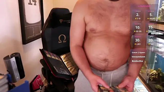 Snapshot of justinitt chatting on 03.04.25 justinitt online show from 03.04.25