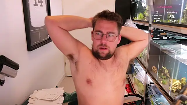 Snapshot of justinitt chatting on 03.06.25 justinitt online show from 03.06.25