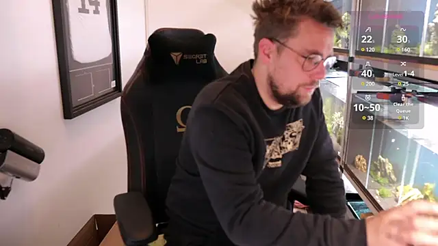 Snapshot of justinitt chatting on 03.07.25 justinitt online show from 03.07.25