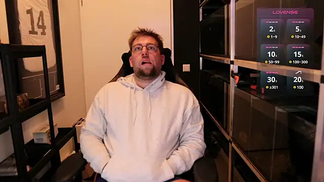 Snapshot of justinitt chatting on 03.16.25 justinitt online show from 03.16.25