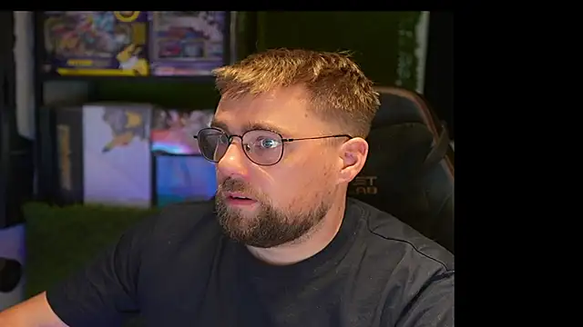 Snapshot of justinitt chatting on 09.16.25 justinitt online show from 09.16.25