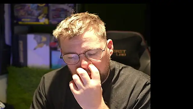 Snapshot of justinitt chatting on 09.17.25 justinitt online show from 09.17.25