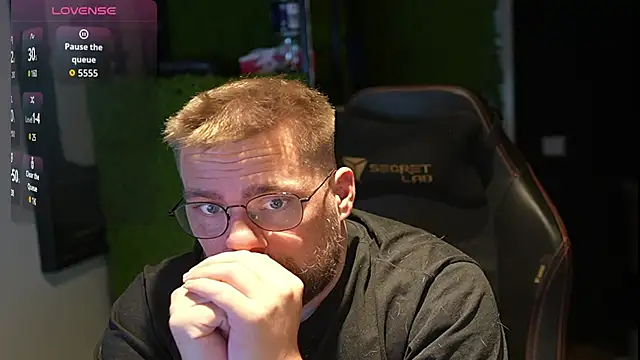 Snapshot of justinitt chatting on 09.24.25 justinitt online show from 09.24.25