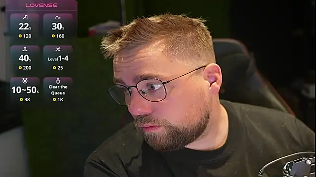 Snapshot of justinitt chatting on 09.25.25 justinitt online show from 09.25.25