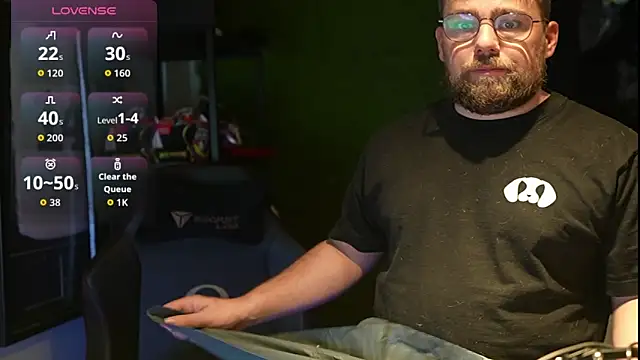 Snapshot of justinitt chatting on 10.09.25 justinitt online show from 10.09.25