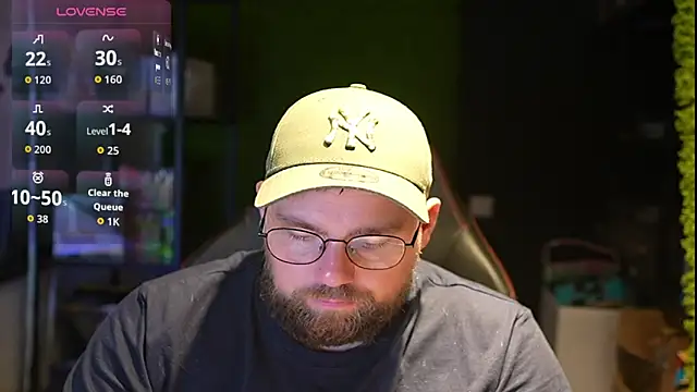 Snapshot of justinitt chatting on 10.15.25 justinitt online show from 10.15.25