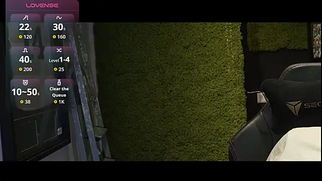 Snapshot of justinitt chatting on 10.25.25 justinitt online show from 10.25.25