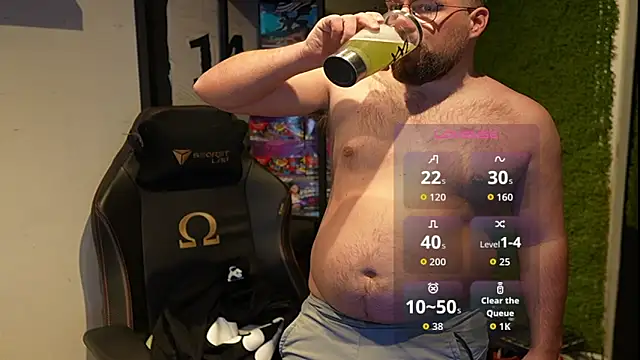 Snapshot of justinitt chatting on 10.30.25 justinitt online show from 10.30.25