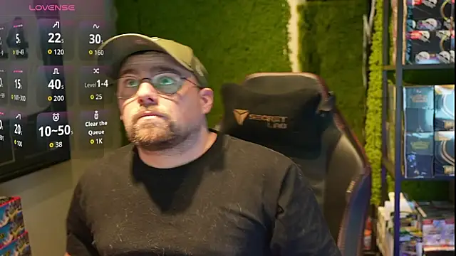 Snapshot of justinitt chatting on 11.23.25 justinitt online show from 11.23.25