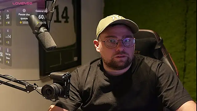 Snapshot of justinitt chatting on 11.24.25 justinitt online show from 11.24.25