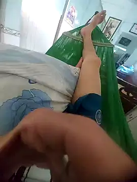 KisSsu online show from 12.15.25