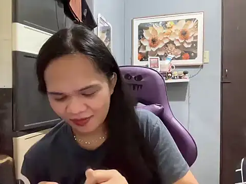 SophiaCourthaway online show from 12.15.25