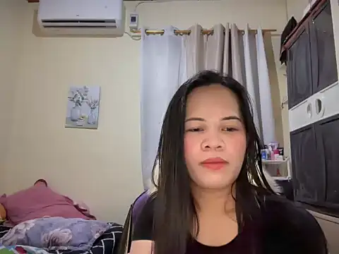SophiaCourthaway online show from 06.06.26
