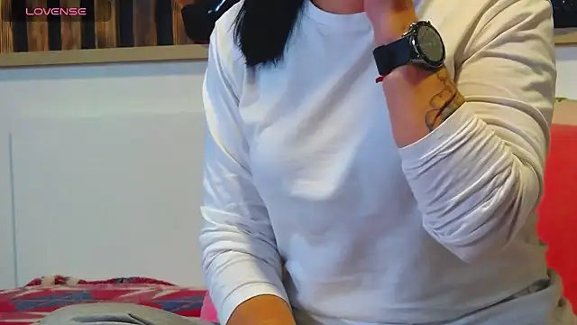 Snapshot of Tory_Lovi chatting on 11.16.25 Tory Lovi online show from 11.16.25