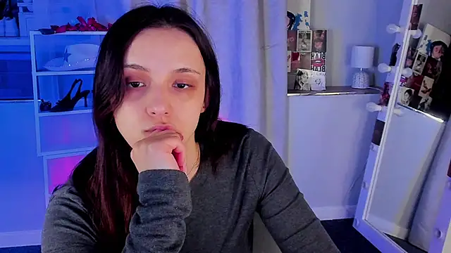 Sahara Shields online show from 04.08.26