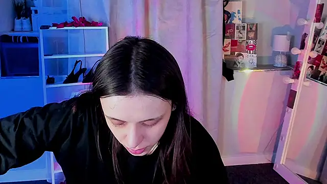 Sahara Shields online show from 04.17.26