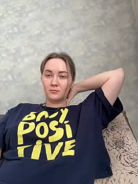 Snapshot of Kiss_My_Body chatting on 03.11.25 Kiss My Body online show from 03.11.25