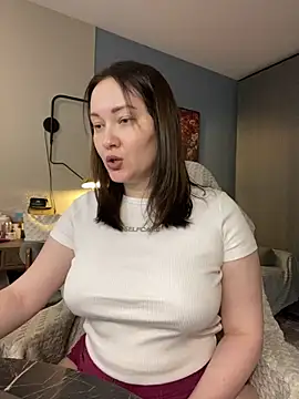 Kiss My Body online show from 11.22.25