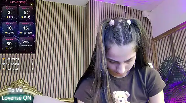 Snapshot of KeylaBlair chatting on 03.11.25 KeylaBlair online show from 03.11.25