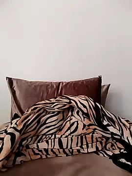 YaraMoon- online show from 01.20.25