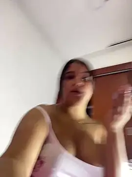 Snapshot of Cinnamon-Dirty chatting on 02.19.25 Cinnamon-Dirty online show from 02.19.25