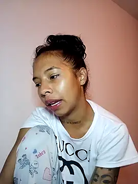 Snapshot of Miss_sparkle00 chatting on 02.02.25 Miss sparkle00 online show from 02.02.25