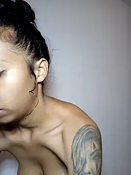 Snapshot of Miss_sparkle00 chatting on 02.03.25 Miss sparkle00 online show from 02.03.25