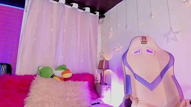 Snapshot of emma_soffia_ chatting on 02.07.25 emma soffia  online show from 02.07.25