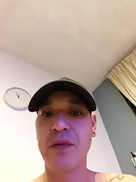 Thomaszz3 online show from 12.23.25