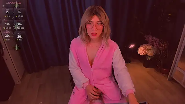 foxy jpg online show from 10.14.25