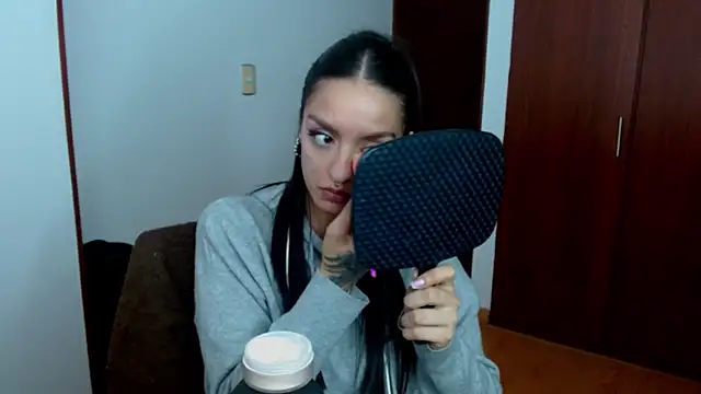 Snapshot of ravenvancleef chatting on 01.24.25 ravenvancleef online show from 01.24.25