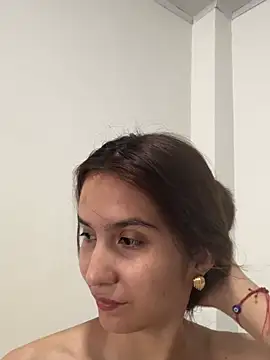 Snapshot of Bella_still chatting on 07.16.26 Bella still online show from 07.16.26