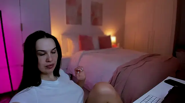 Snapshot of GoddessRoxana chatting on 01.24.25 GoddessRoxana online show from 01.24.25