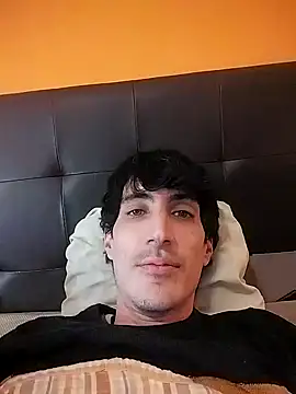 Snapshot of moutt99 chatting on 01.15.25 moutt99 online show from 01.15.25