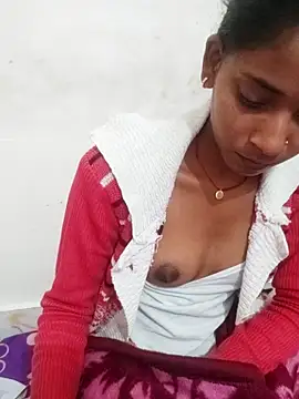 Snapshot of Divya-2007 chatting on 12.14.25 Divya-2007 online show from 12.14.25