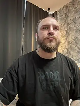 Snapshot of _XxX-XxX_ chatting on 06.19.26 XxX-XxX online show from 06.19.26