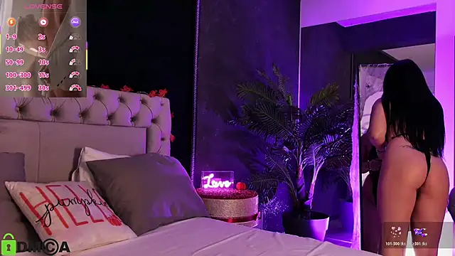 Snapshot of ClaraShine chatting on 11.02.25 ClaraShine online show from 11.02.25