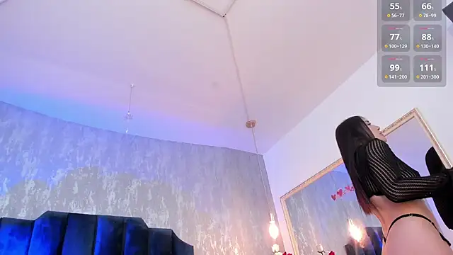 Snapshot of Isis_ariany_ chatting on 10.21.25 Isis ariany  online show from 10.21.25