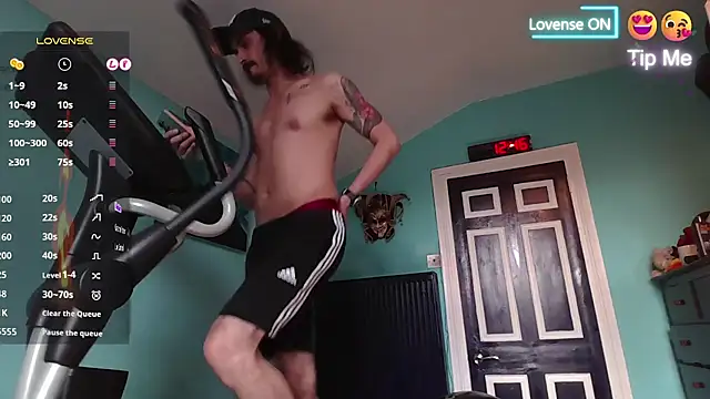 Snapshot of riffraphboi chatting on 09.11.25 riffraphboi online show from 09.11.25