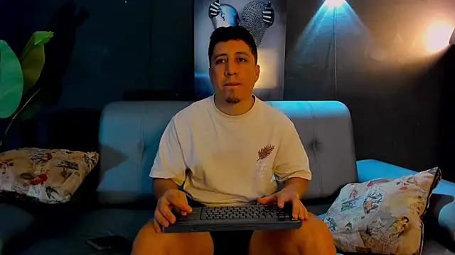 Snapshot of Fraannco chatting on 01.25.25 Fraannco online show from 01.25.25