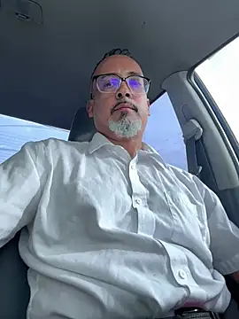 Snapshot of TheConfidentialClub chatting on 01.20.25 TheConfidentialClub online show from 01.20.25