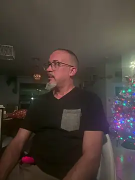 Snapshot of TheConfidentialClub chatting on 01.21.25 TheConfidentialClub online show from 01.21.25