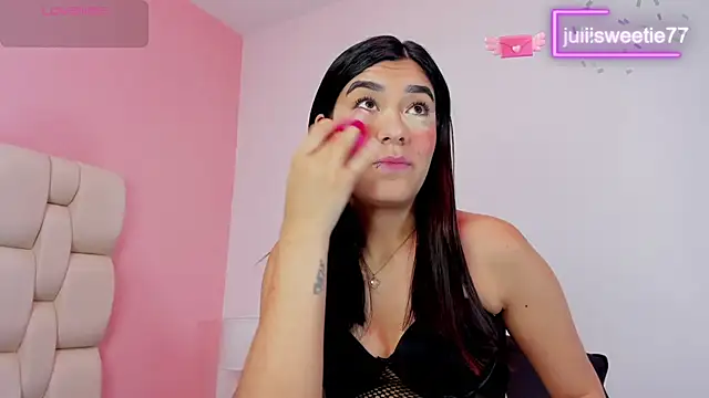 JuliiSweetie online show from 01.30.25