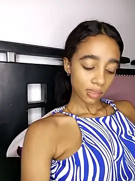 Zoe Sweett18 online show from 03.05.26